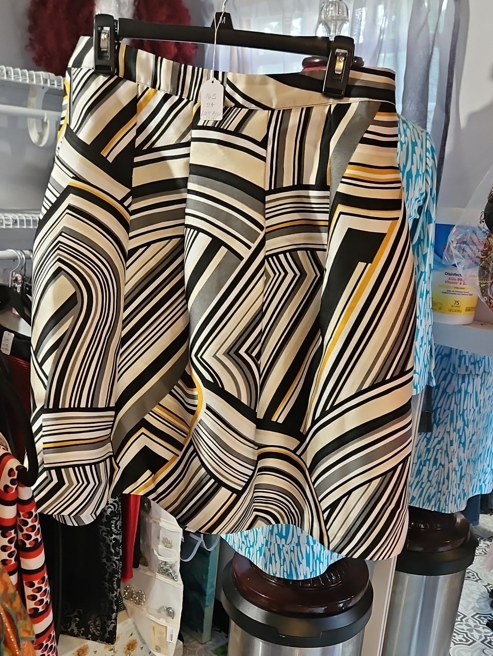 Lane Bryant Size 14 Full Skirt With Pockets - Picture 2 of 2